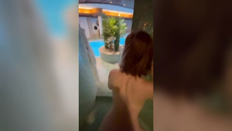 Sex im Hotel Schwimmbad