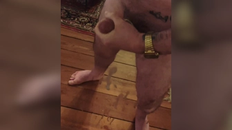 Gegen den Spiegel gespritzt.