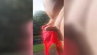 Outdoor mit ihren Slip
