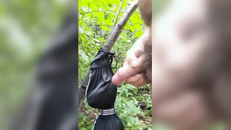 Auf Bikini Oberteil meiner Frau gespritzt