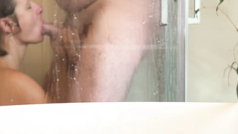 Blasen unter der Dusche Video