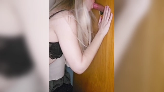Meine Frau bläst Fremden im Glory Hole bis zum Cumshot