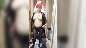 Meine zeigefreudige Frau Evi