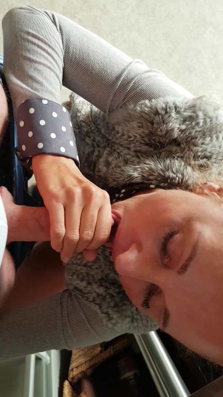 Erst geblasen, dann gefickt