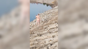 Meine Frau beim Nacktbaden