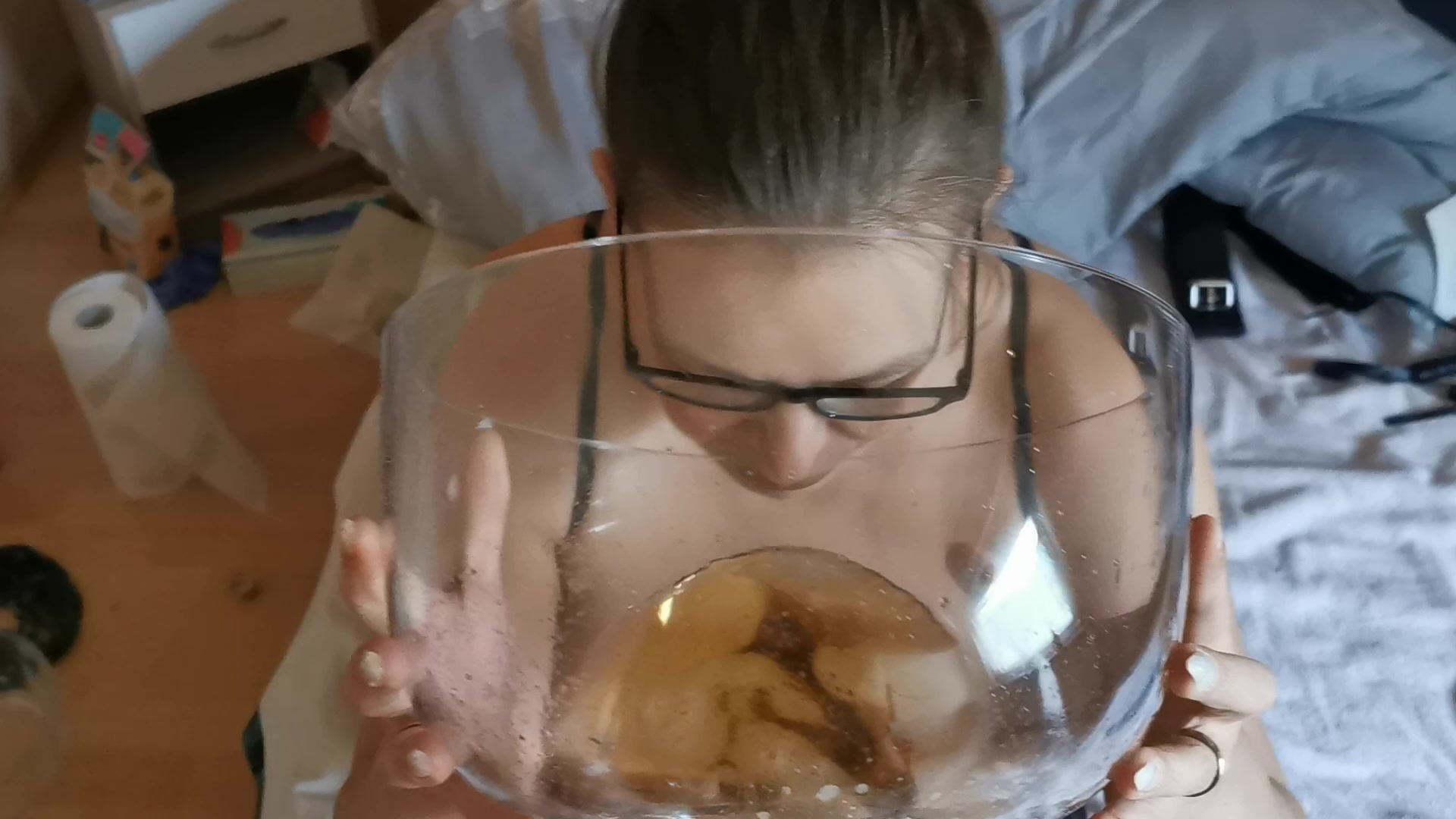 Sie wollte damit ich Ihr die NS-Tränke fülle.