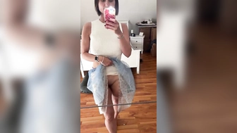 Busen und Muschiblitzer mit dem Handy gefilmt