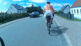 Upskirt auf einer geilen Radtour