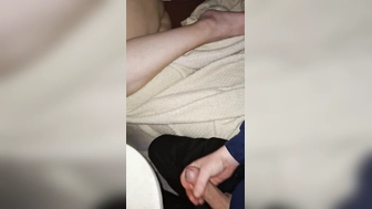 Frau schläft ich wichse