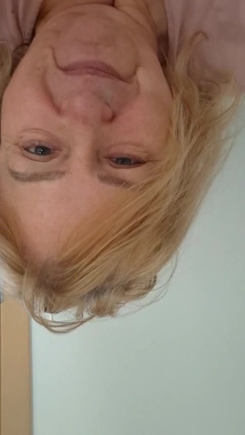 Alte Oma Muschi bei der Selbstbefriedigung