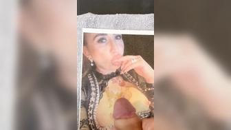 Die schöne Agnes und ihre Brüste machen mich wahnsinnig heiß