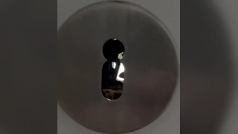 Mein Mann kommt nach der Arbeit nach Hause und hört mir zu beim ficken