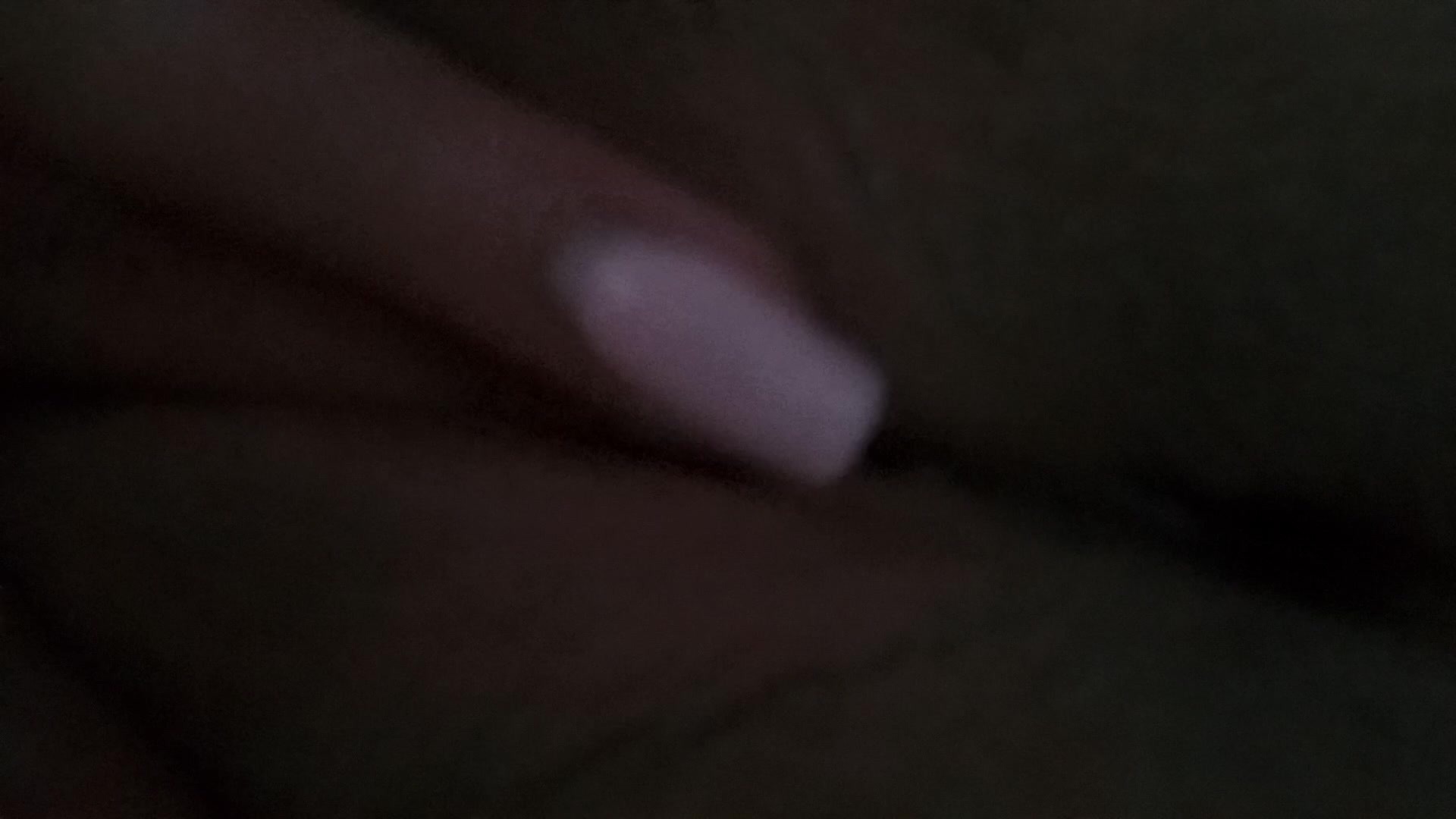 Feuchte Muschi massieren