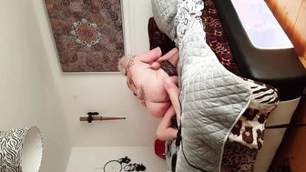 Dralle bayrische Stute reitet