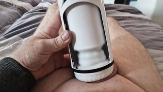 Selbstbefriedigung mit einer Wichsmaschine