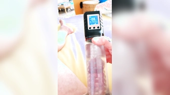 Pumpen mit gepierctem Penis