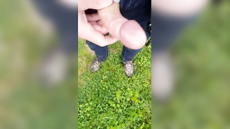 Eine Runde Wichsen im Wald