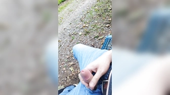 Mega riskant in einem öffentlichen Park abgespritzt