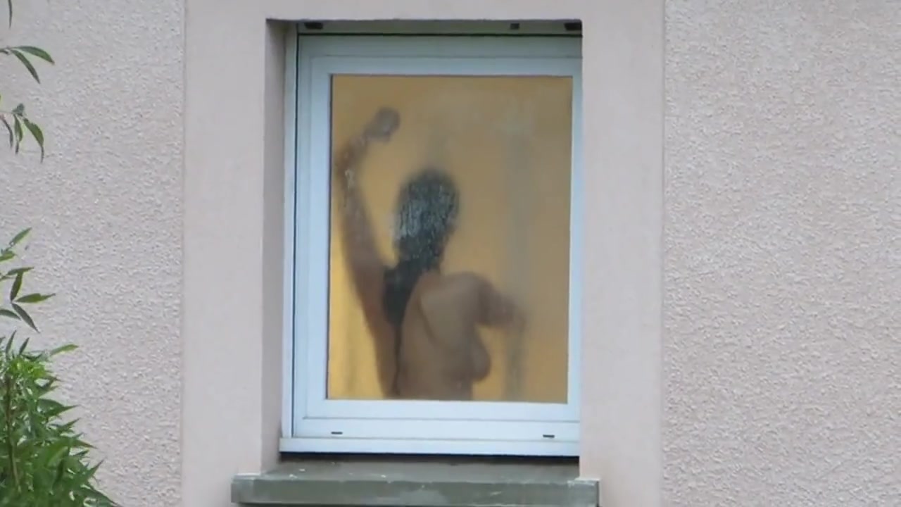 nakte frau am fenster voyeur cam