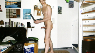 Nackt zu Hause