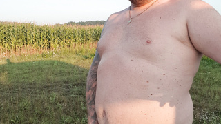 Nackt outdoor unterwegs