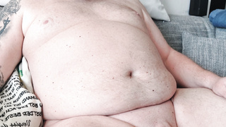 Schwanz festhalten auf der Couch