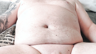 Schwanz festhalten auf der Couch