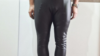 Lack Jumpsiut mit Pinken Ballarinas