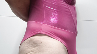 Mein schöner neuer rosa Body