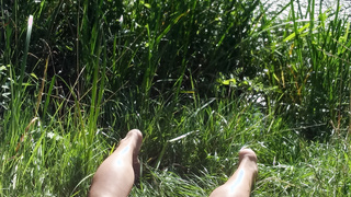 Sonnen im Freien ist nackt am schönsten