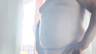 Nackt zu Hause, in Bernau