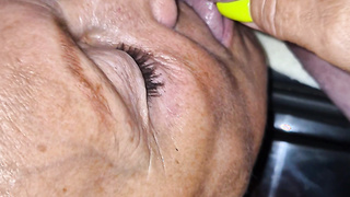 Garagenspaß mit der Nachbarin