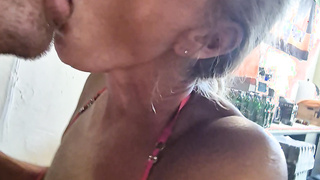 Garagenspaß mit der Nachbarin