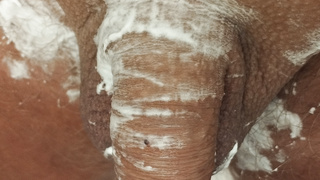 Frisch rasiert, wer befreit mich vom Rasierschaum?