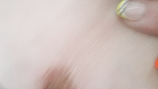 Meine zeigt ihre Brust