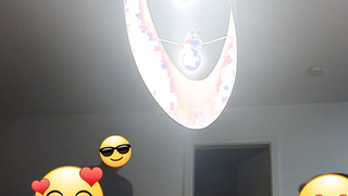 Betrunkene Freundin meiner Frau zeigt uns die neuen Piercing