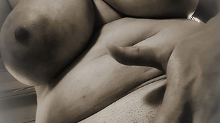 Heiße vollbusige Ehefrau