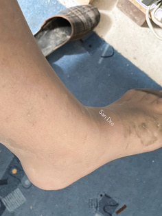 Von einem Verehrer verdedelte Nylonsöckchen.
