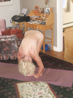 Oma nackt beim morgen Sport