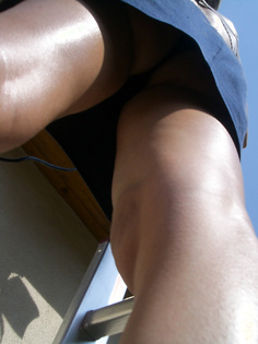 Annika zwischen die Beine geschaut !